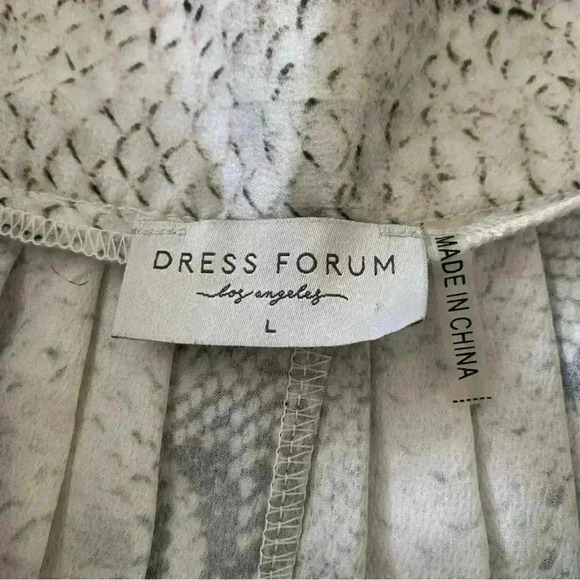 Dress Forum Women's Snakeskin Print Pleated Midi Skirt Size Large - Picture 12 of 14